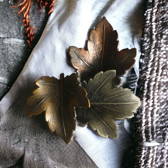 Vintage Maple Leaf Brooch Pin Mixed Metals K&T Leaves Artisan Autumn Cottagecore - Picture 14 of 16